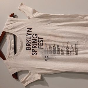 Abercrombie & Fitch, tee, size L, cream color.